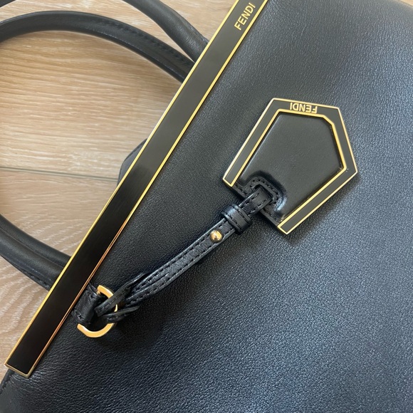 FENDI 2jours - Picture 10 of 15